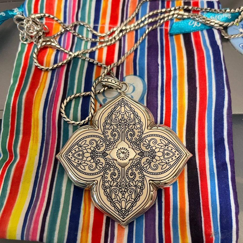 32” Brighton Pendant with storage bag $20